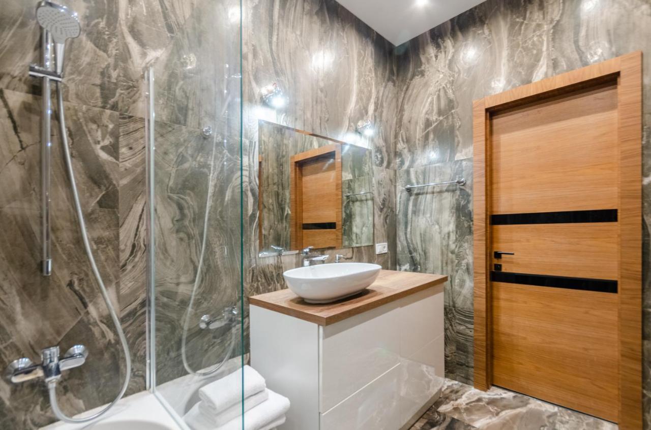 Petrovdom Apartaments 8-188 In Rc Central Park, 7 John Mccain Street 基輔 外观 照片